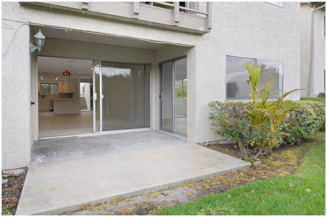 Building Photo - GORGEOUS VIEW CONDO ON THE GOLF COURSE!!!