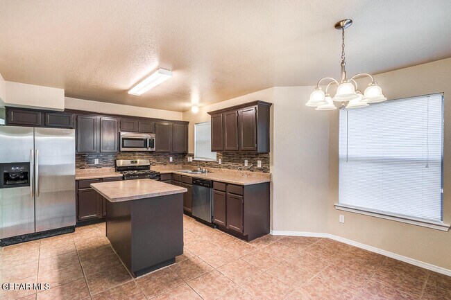 Building Photo - 10932 Duster Dr