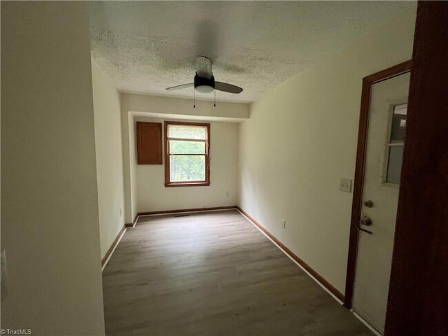 Building Photo - 417 Buena Vista Dr