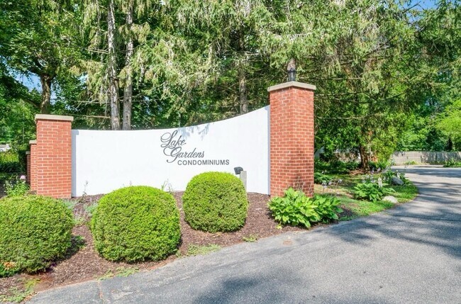 Primary Photo - 255 Elmwood Ave