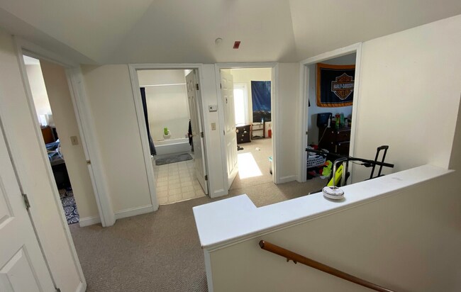 Building Photo - 2-Fl Duplex Available for June! 3-beds, 2.5 Baths