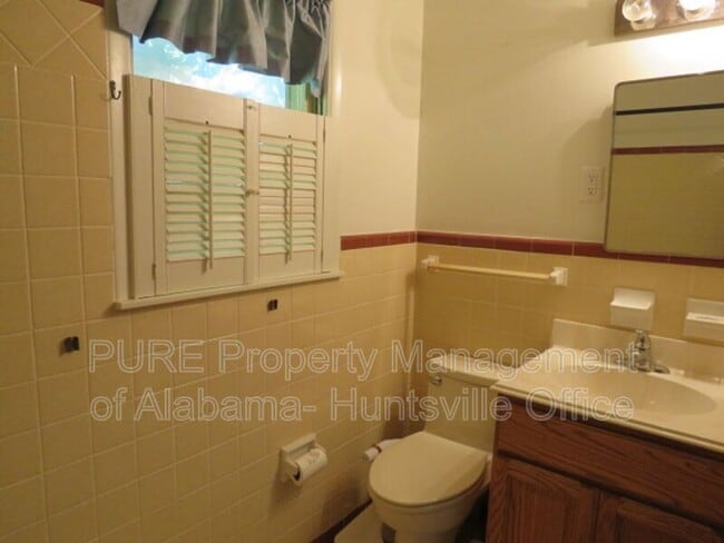 Building Photo - 4700 Sparkman Dr NW