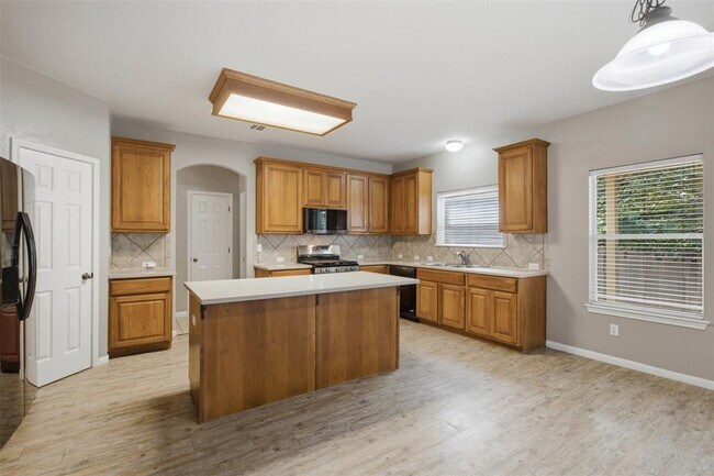 Building Photo - 2302 Brookhollow Terrace
