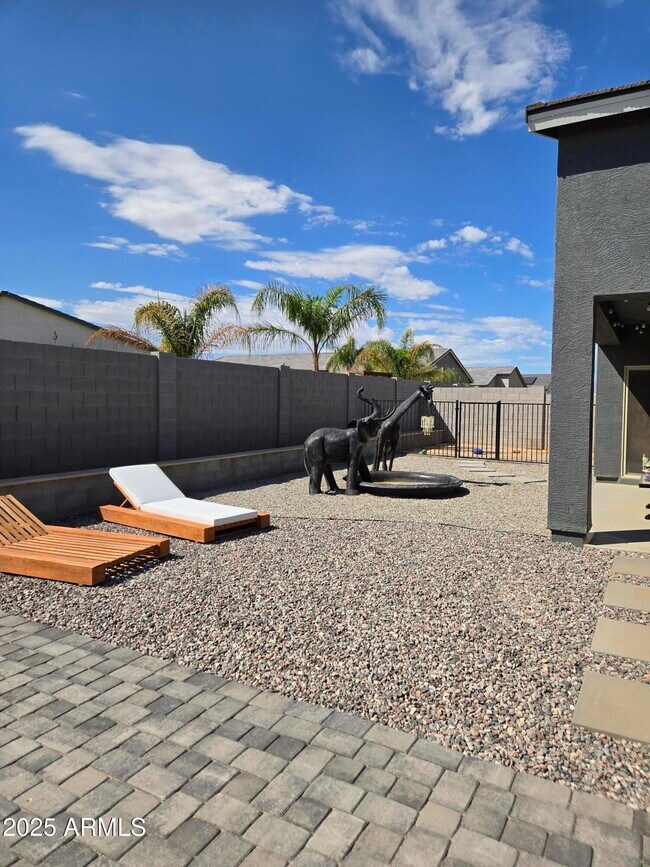 Building Photo - 11854 N Uphoff Dr