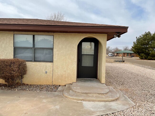 Building Photo - 1Bed/1Bath Apartment