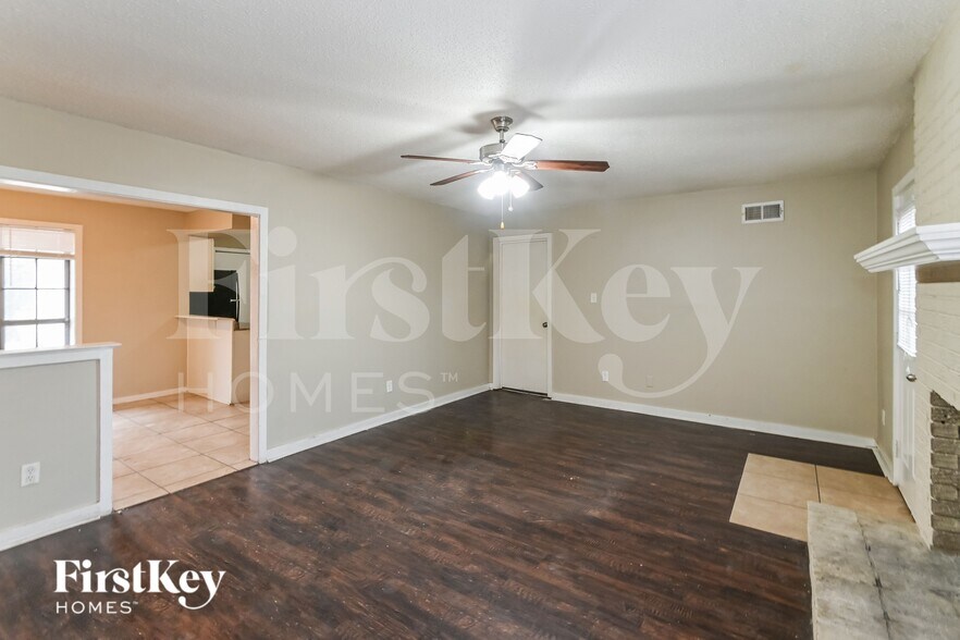 Building Photo - 4266 Crump Rd