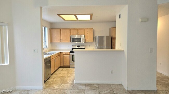 Building Photo - 830 Carnegie St