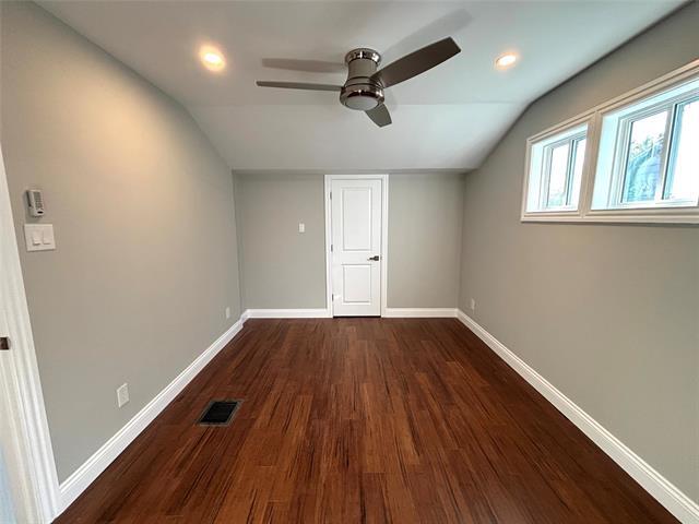 Building Photo - 3933 Park Ln