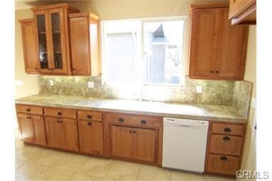 Building Photo - One Time-Lease-Up Adorable Craftmans Style...