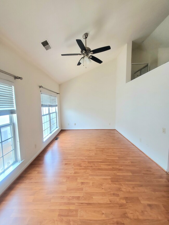Building Photo - 6030 Lincolnia Rd