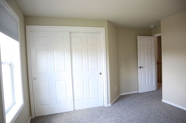 Building Photo - 9507 NE 39th Ave