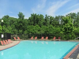 Building Photo - Woodwind Villa Apartments
