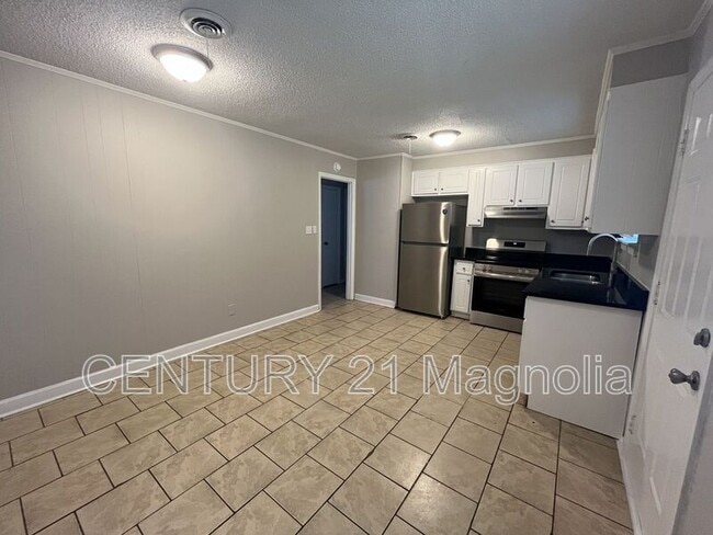 Building Photo - 2425 Amsterdam Dr