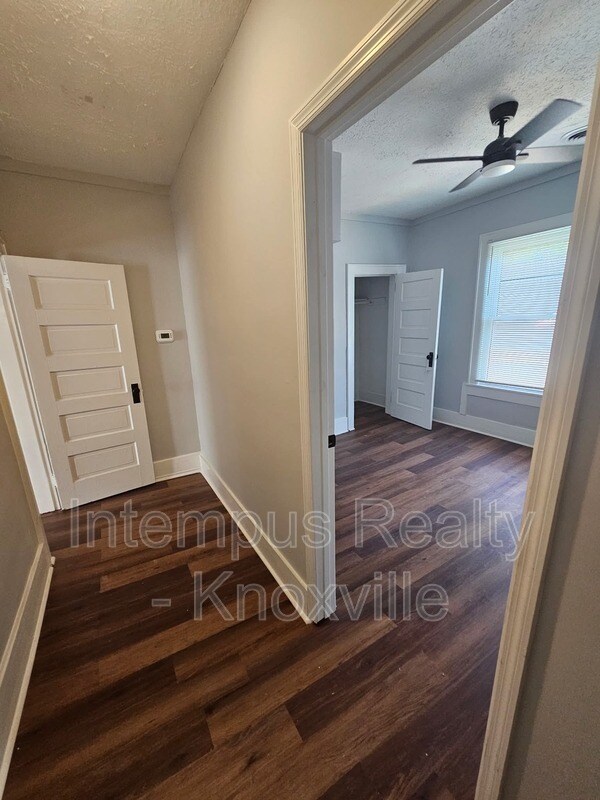 Building Photo - 126 S Van Gilder St