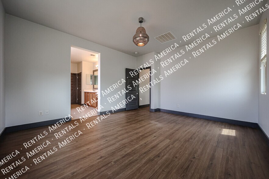 Building Photo - 9862 E Ignition Dr