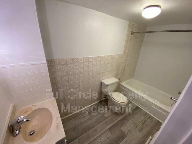 Building Photo - 2535 Avenue B