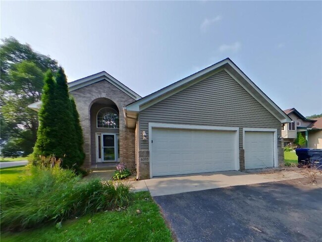 Primary Photo - 6393 Wildwood Way