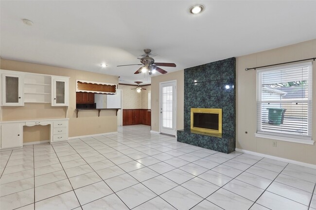 Building Photo - 12303 Barryknoll Ln