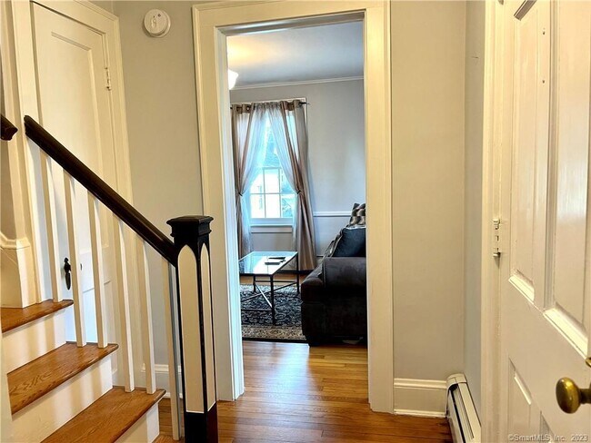 Building Photo - 43 Neck Rd