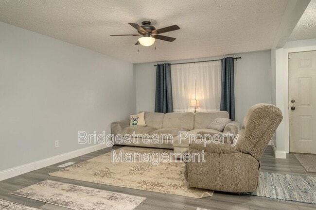 Building Photo - 5209 Pitcairn Rd