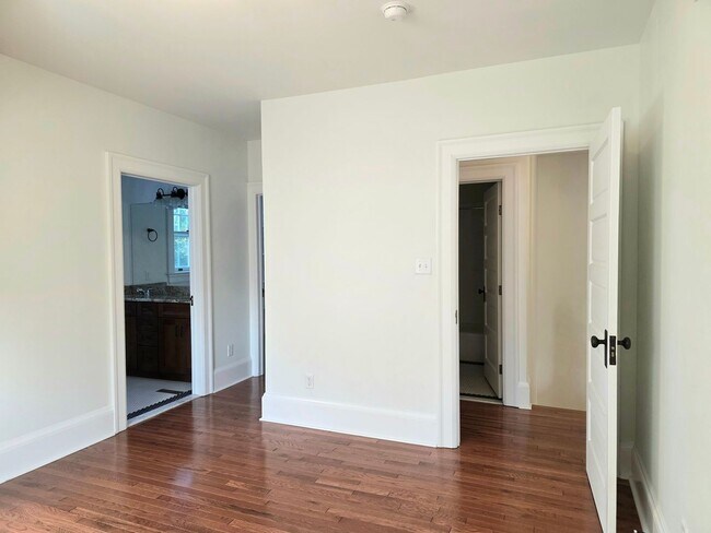 Building Photo - 1306 Officers Row