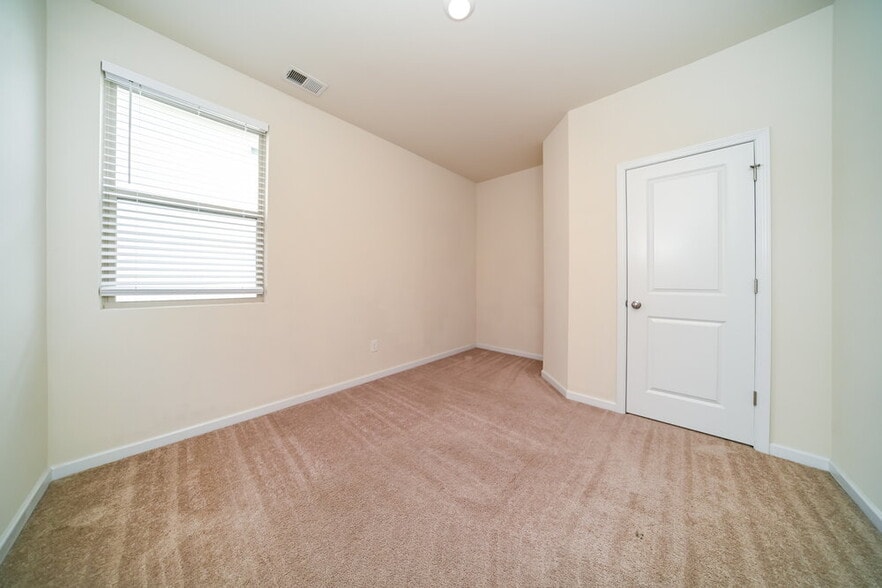 Building Photo - 504 Overo Dr