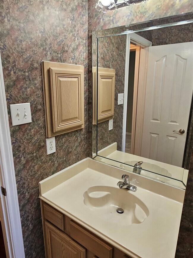 Building Photo - 9506 Rustic Gate Rd