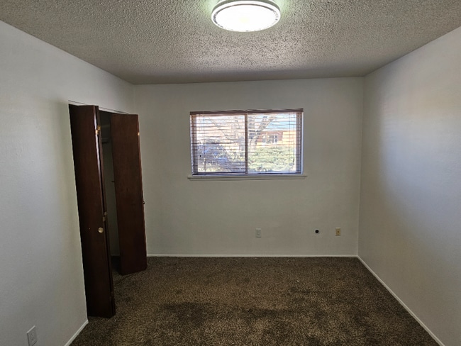 Building Photo - 1807 Camino La Canada