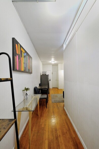 Building Photo - 474 9th Ave