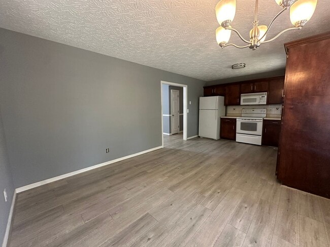 Building Photo - 407 Southmoor Cir