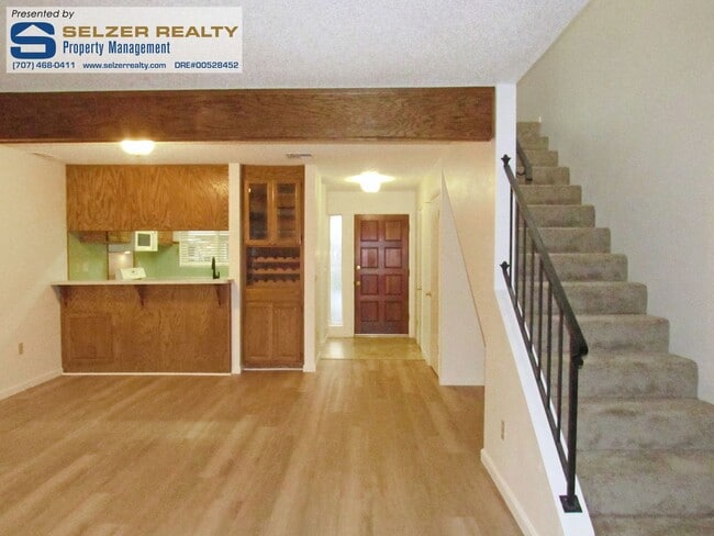 Building Photo - Charming 2 bd. condo in a lovely west hills setting!