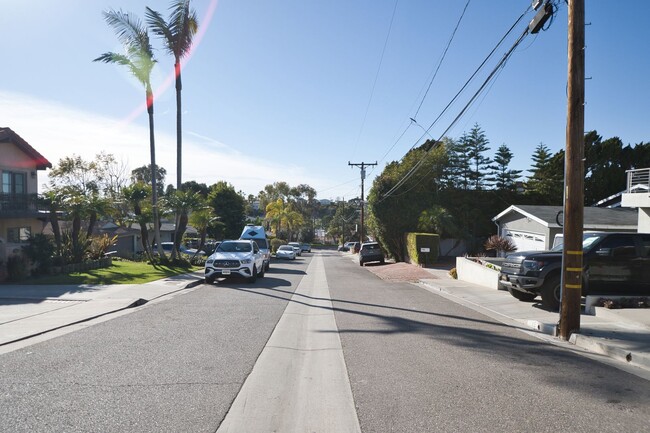 Building Photo - 4 Bedroom Home on Cul de Sac in Hermosa Beach ** Coming soon 4/21/2026**