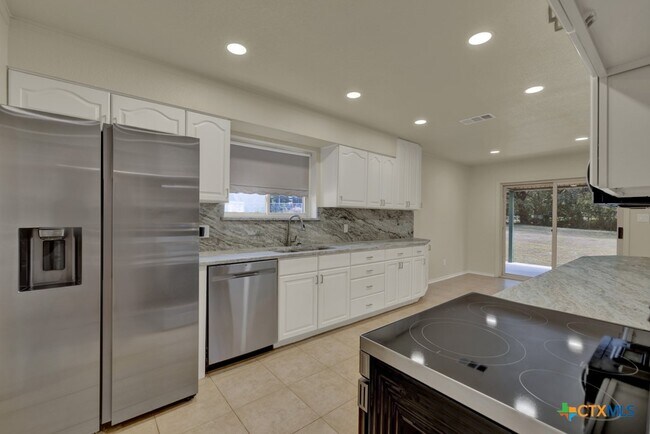 Building Photo - 1260 Flaming Oak Dr