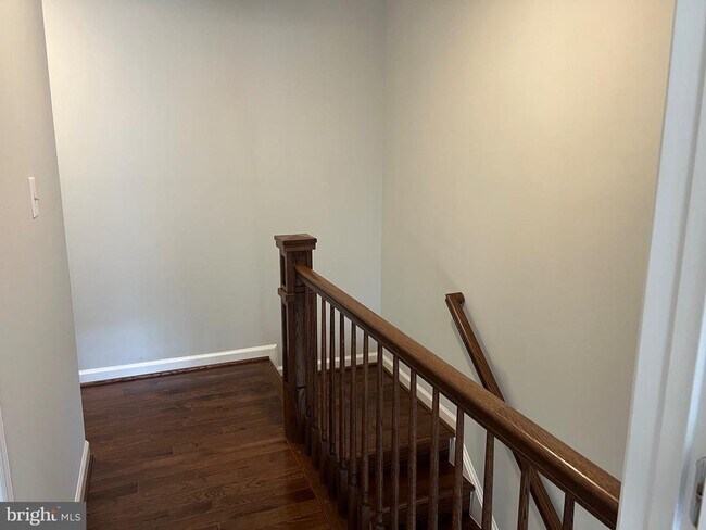 Building Photo - 12149 Salemtown Dr
