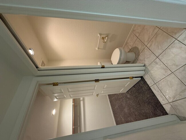 Building Photo - 45 E 9th Pl