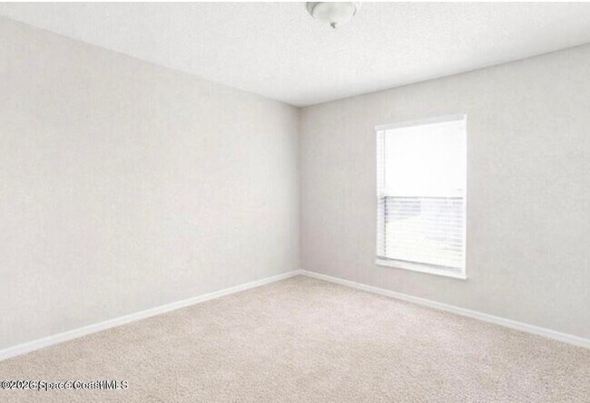Building Photo - 1196 Goldenrod Cir NE