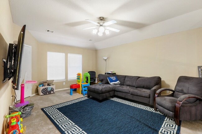 Building Photo - 17611 Haywood Oaks Dr