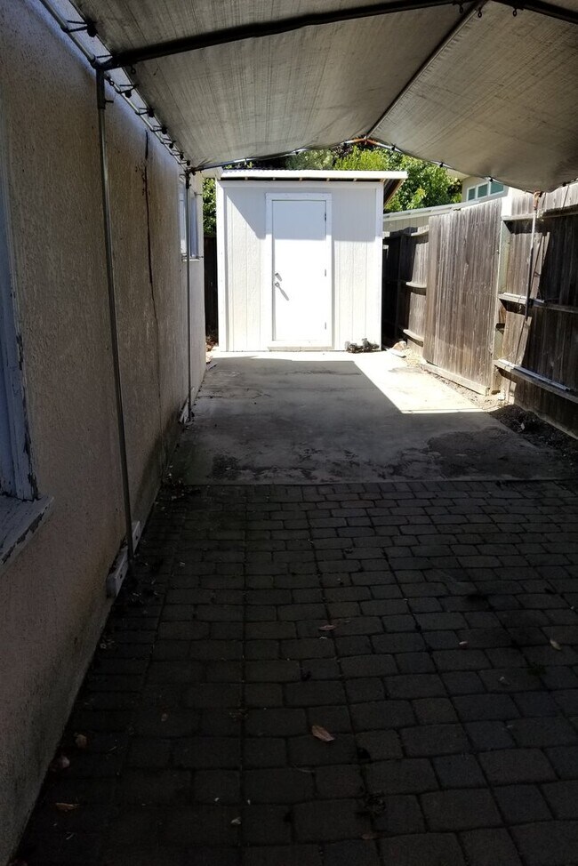 Building Photo - 246 Chorro St