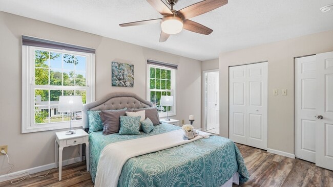 Building Photo - Newly Renovated 5 Bedroom Home With Country Porch!