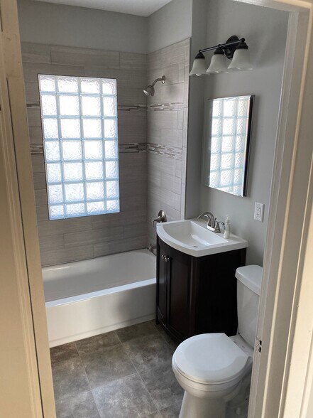 Bathroom - 3430 24th Ave S