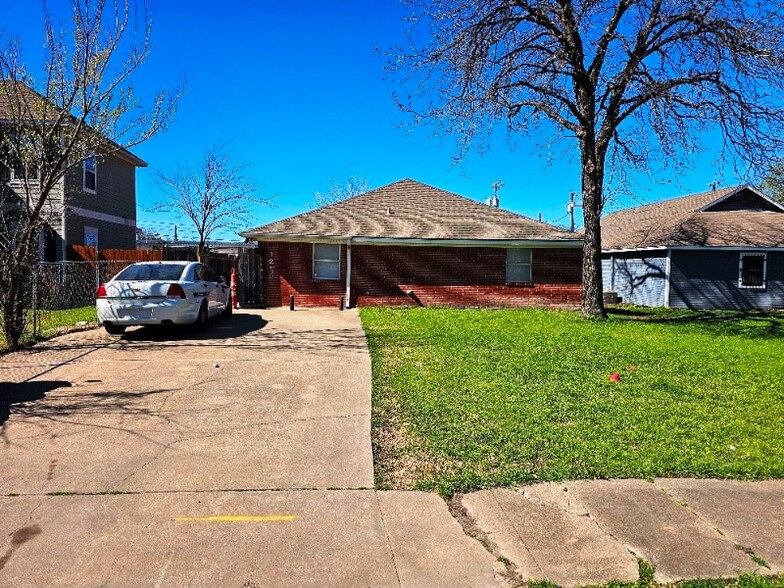 Primary Photo - 1223 James Ave