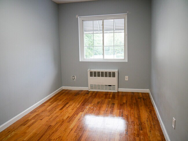 Building Photo - 3410 Bronxwood Ave