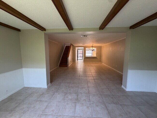 Building Photo - Perfectly located 2/2 townhome in Indialantic