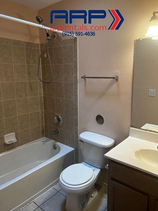 Building Photo - AMAZING EASTSIDE HOME