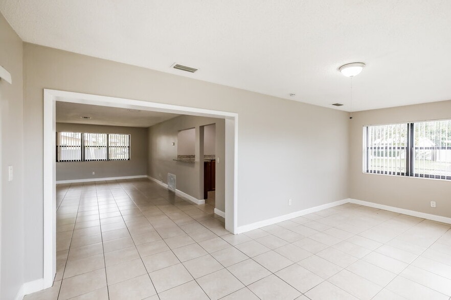 Building Photo - 141 NW 76th Terrace