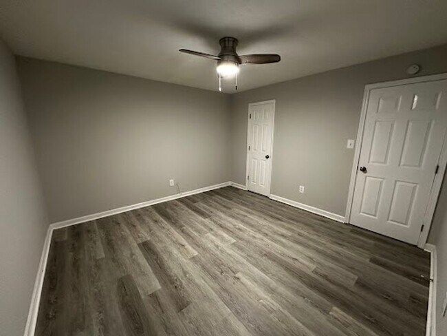 Building Photo - 9229 Carr Cir