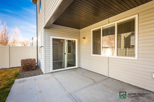 Building Photo - Heart of Meridian 4 Bed 3 Bath