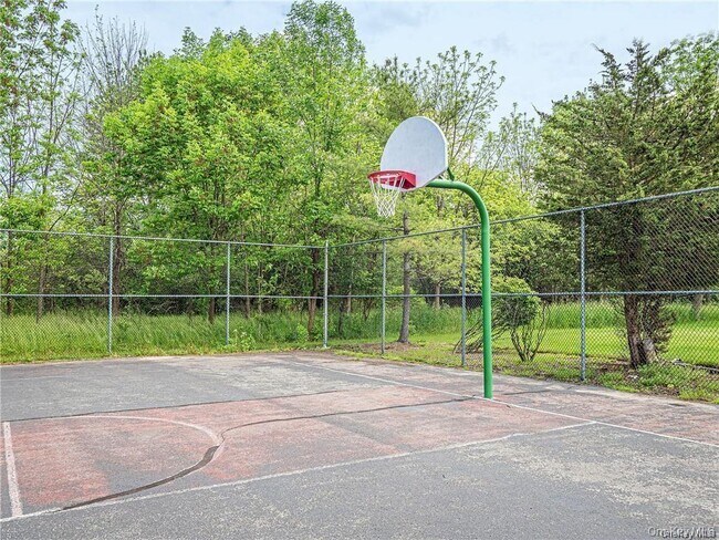 Building Photo - 255 Homestead Village Dr