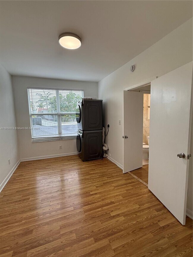 Building Photo - 4215 Sheridan Ave
