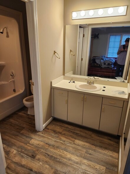 Building Photo - 1600 Woodland Way